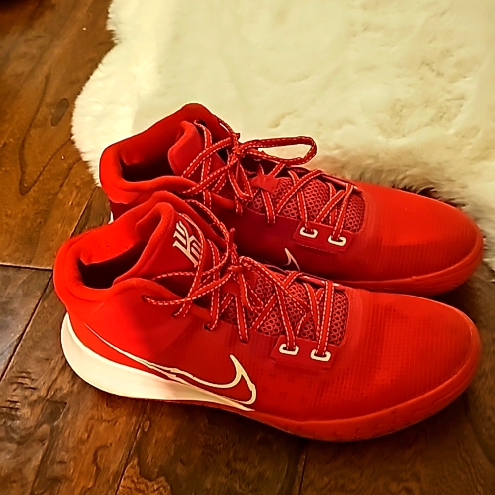 Nike Kyrie Flytrap 4 Sneakers 10.5 University Red